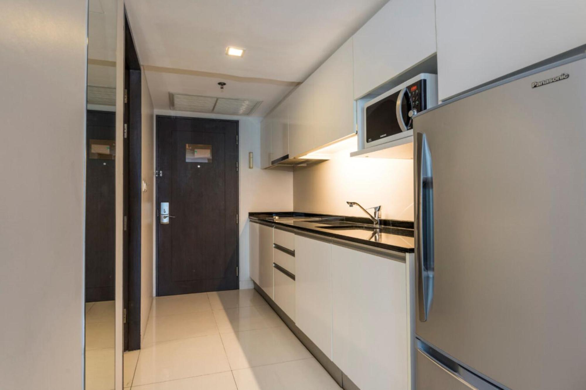 Maitria Hotel Sukhumvit 18 Bangkok - A Chatrium Collection Exterior photo